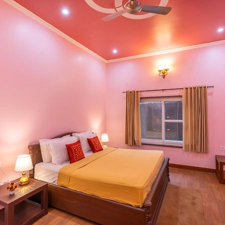 Stayvista At Maple Farms With Pool, Bbq & Bonfire Sohna Exterior foto