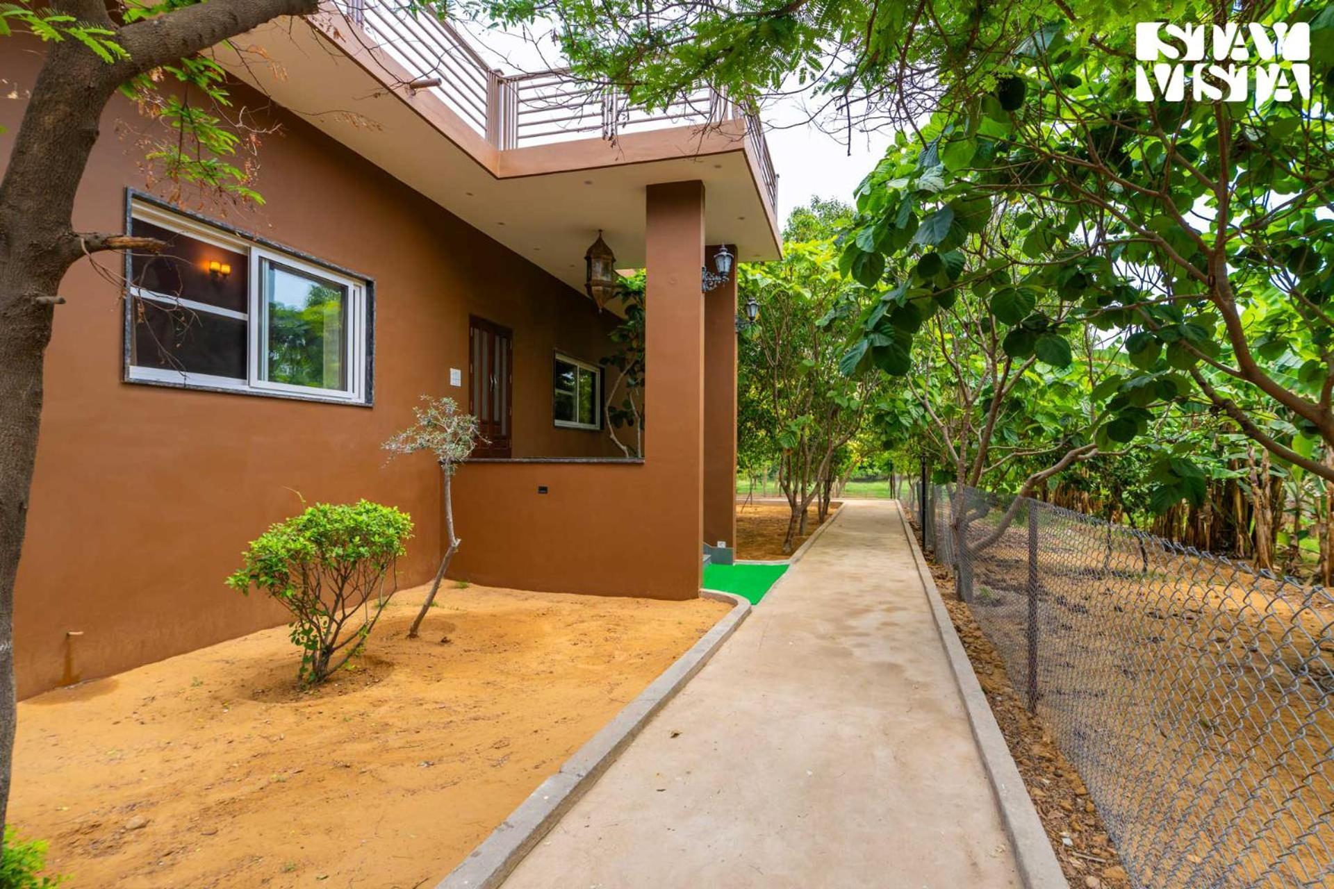 Stayvista At Maple Farms With Pool, Bbq & Bonfire Sohna Exterior foto